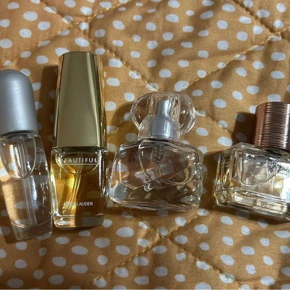 Estee Lauder Fragrance Treasures Set - Red Box - Picture 2 of 3